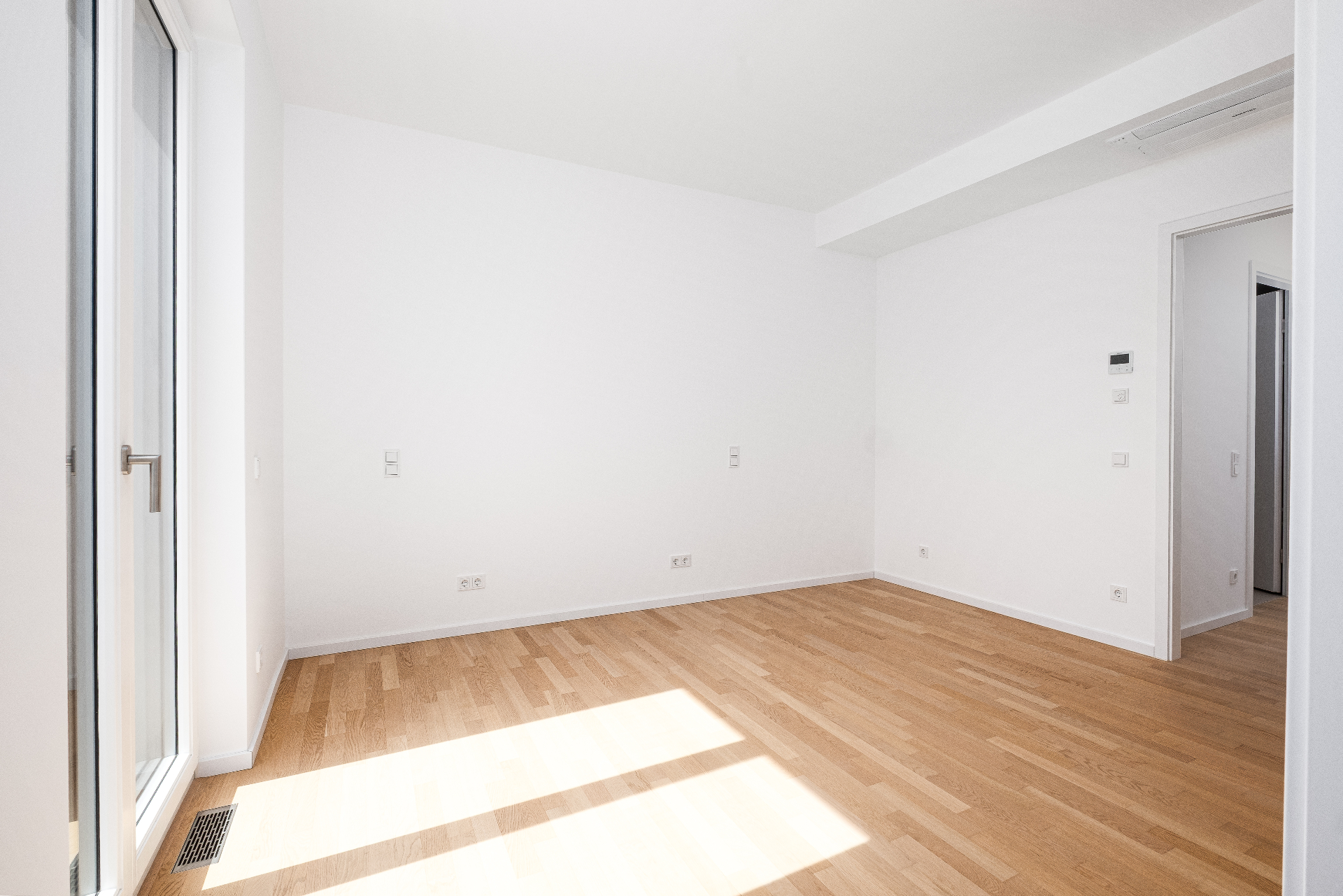 Penthouse Zimmer mit Balkonzugang